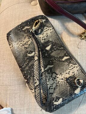 Black & White Snake-Print Wristlet Clutch